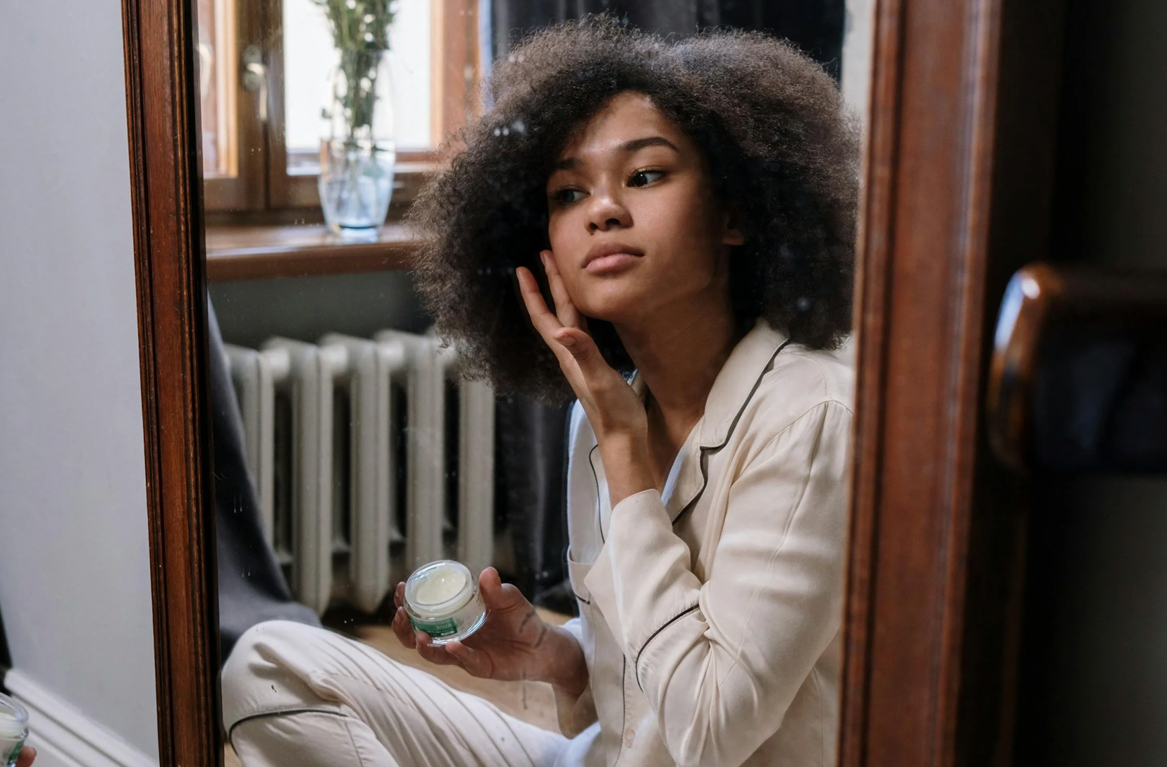 The Anti-Aging Arsenal: Harnessing Vitamin E for Youthful Radiance